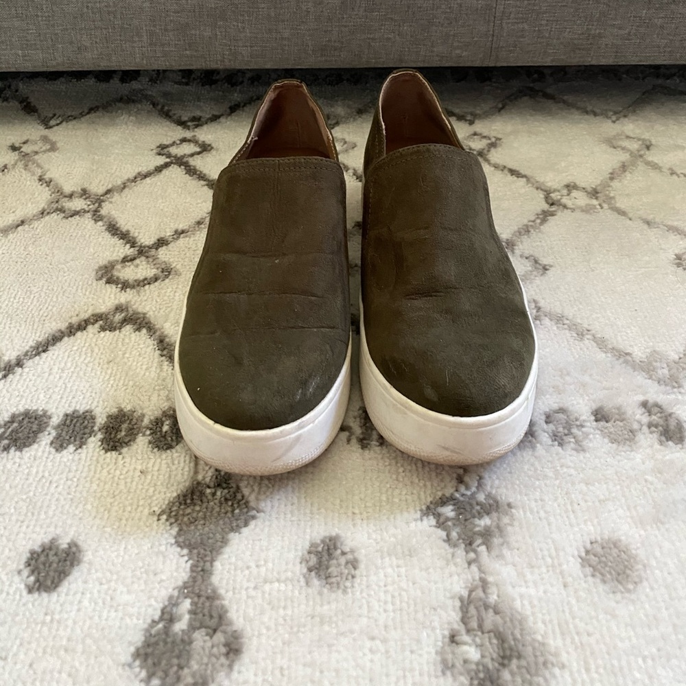 Steve Madden slip on shoes